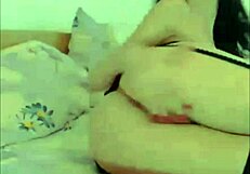 Amateurs masturbate on free webcams