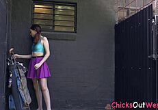 Australian Amateur Pisses in Reality Fetish Video