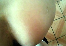 Chatting with the neighbor about daily life