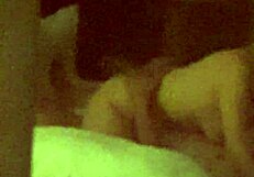 Уау! Жена ми с любовник, докато мъжът шпионира