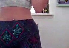 Chatting with the periscope girl.