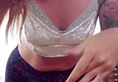 Chatting with the periscope girl.