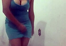 Sussi Duran Latina Dances Reggaeton with Energetic Moves