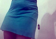 Sussi Duran Latina Dances Reggaeton with Energetic Moves