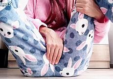 Hot Skinny Teen Intensely Masturbates Shaved Pussy To Cum