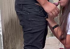 Rapidito con mi hermanastra en casa de los vecinos antes de la uni