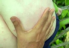 Açık havada halka açık göt sikme sahneleriyle risk mi alacaksın?