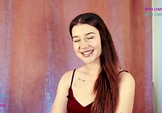 jolie shows off her naked butt in pornstar style