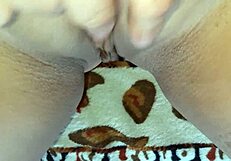 girls watch pussies and jerk to orgasm