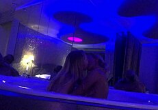 bathtub pussy licking live party show