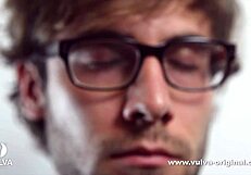 Hey, licking her bitter sweet pussy juice 😋🍯