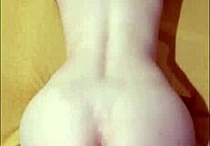 Hey, fode meu cuzinho até me arrombar, caralho?