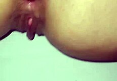 Esta chica sabe usar su colita bonita hasta sacar toda la leche aficionados