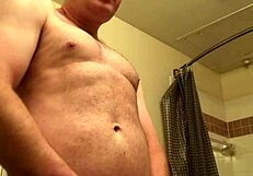 Dude jerks off imagining sex