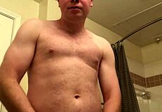 Dude jerks off imagining sex