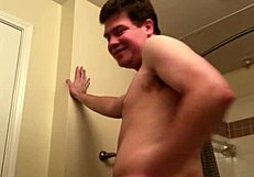 Dude jerks off imagining sex