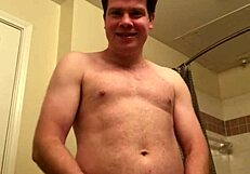 Dude jerks off imagining sex