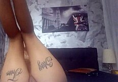 Blonde webcam girl worships feet