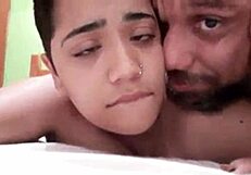 بلوزاو تخلي دودا هيوجن تقذف بقوة مع أنين عالي.