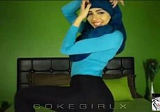 Sexy Arab Hijabi Twerking Her Big Ass – Can You Handle It?