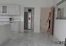 i flash my big boobs and finger my pussy for you