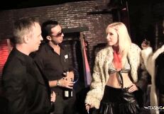 Why do Gabriela Glazer and Karlie Simon adore hardcore double penetration in group sex?