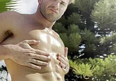 want to watch my oily masturbation in public outdoor?