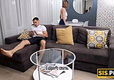 러시안 틴 18+ 면도 섹스 스텝브로