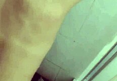 대학에서 학생 스팽킹 세션.