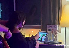 Fucking my girlfriend on her desk? So hot and shaved!