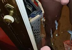 detailed process of rubbing one off to cumshot