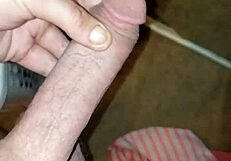 detailed process of rubbing one off to cumshot