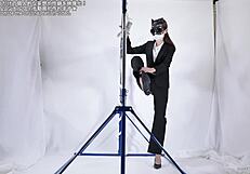 Woman Masturbates Over Rope Fetish