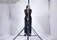 Woman Masturbates Over Rope Fetish