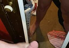 detailed process of rubbing one off to cumshot