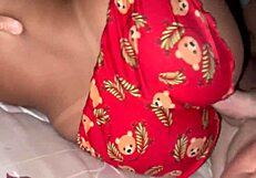 esposa sedenta por pica vai pra cama com shortinho curto pra provocar o marido