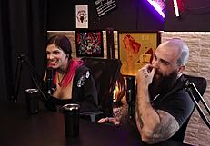 eles estavam transando e uma buceta apareceu na cara dele - queen e iron