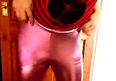 Mistress Lucy Diamond Twerks Her Goddess Booty.