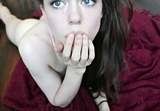 What's the name of this solo teen girl