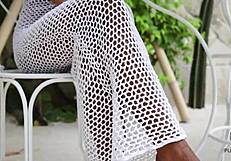 Asian Girl Putri Cinta Exposes Tiny Fuckhole