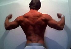 jeff seid hd flexes his muscular body in high definition