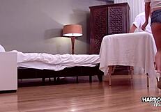 Deep massage turns into hardcore fucking for acrobatic petite slut 💪😈