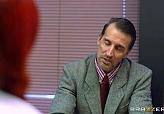 Brazzers com Harmony Reigns exibindo esses peitões!