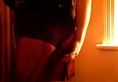 Goddess Audrey Horn twerks her divine ass.