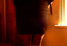 Goddess Audrey Horn twerks her divine ass.