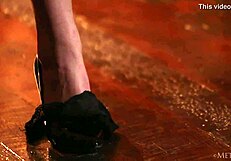 Natural teen leah gotti undresses in softcore solo