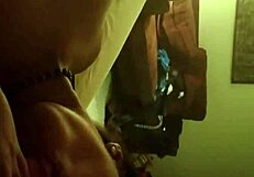 Nubian sIIIy wife swallows cum in interracial couple Sexe