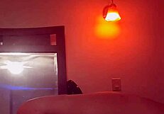 luvs2cumm69 brincando com sua modelo loira gostosa de lingerie