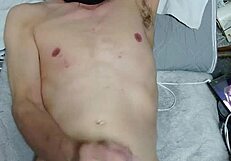 amateurs casually stroking in private session