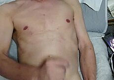 amateurs casually stroking in private session